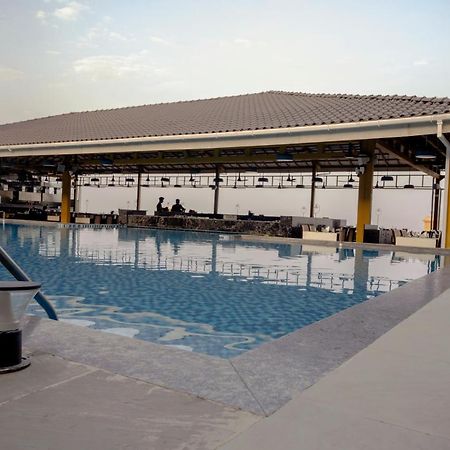 The Gold Beach Resort Daman Ngoại thất bức ảnh