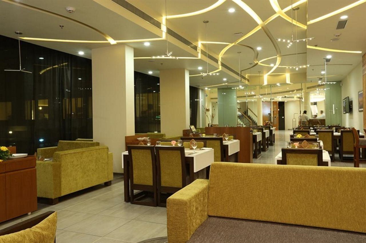The Gold Beach Resort Daman Ngoại thất bức ảnh