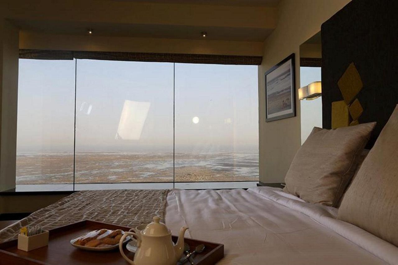 The Gold Beach Resort Daman Ngoại thất bức ảnh