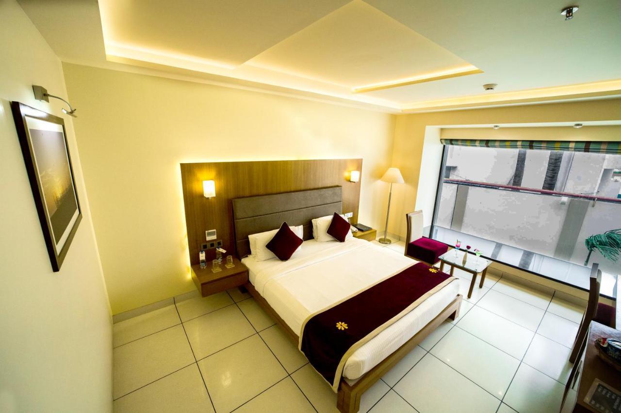 The Gold Beach Resort Daman Ngoại thất bức ảnh