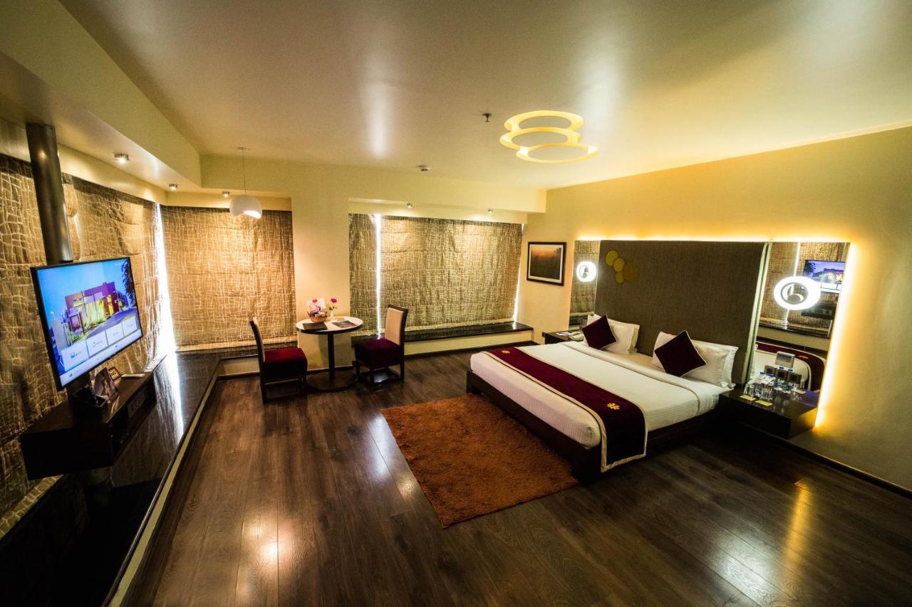 The Gold Beach Resort Daman Ngoại thất bức ảnh