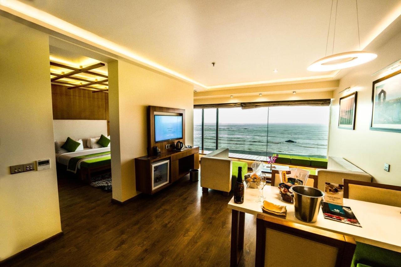 The Gold Beach Resort Daman Ngoại thất bức ảnh