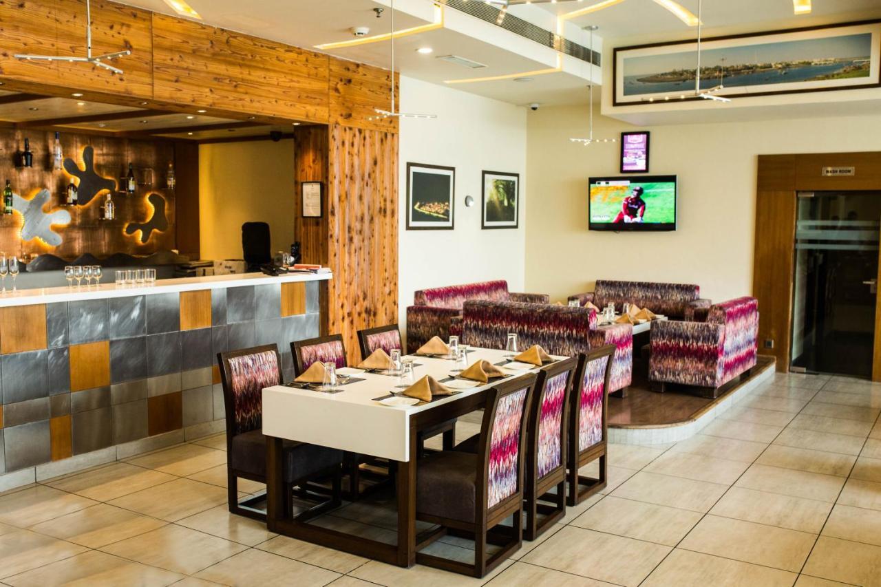 The Gold Beach Resort Daman Ngoại thất bức ảnh