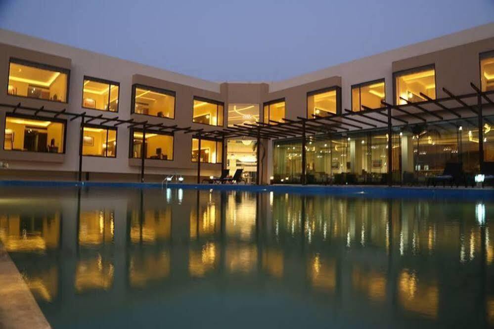 The Gold Beach Resort Daman Ngoại thất bức ảnh